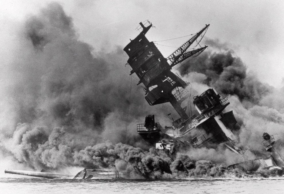 Unforgettable Photos From The Pearl Harbor Attack, 72 Years Ago Today ...